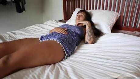 Tattooed Cutie Liandra Dahl Masturbating