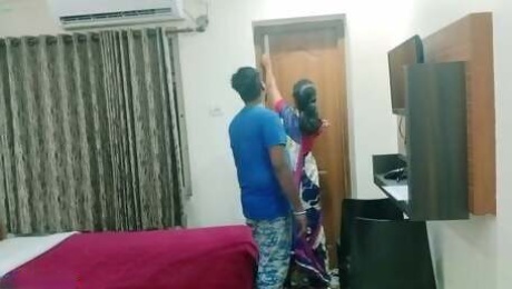 Village Bhabhi Cheating Sex! Real Homemade Sex